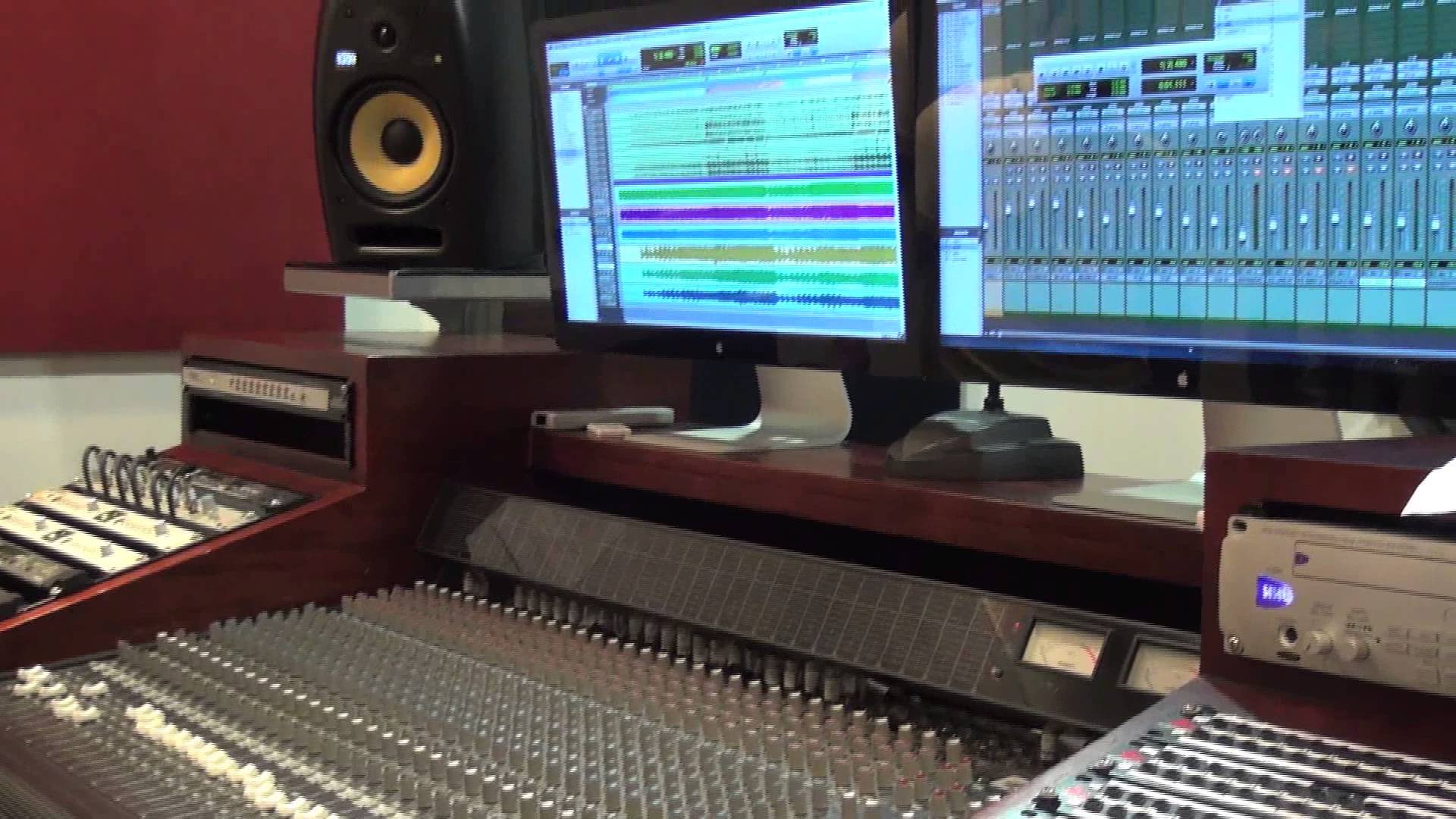 Alejandro González: Tratamos directamente con la física acústica