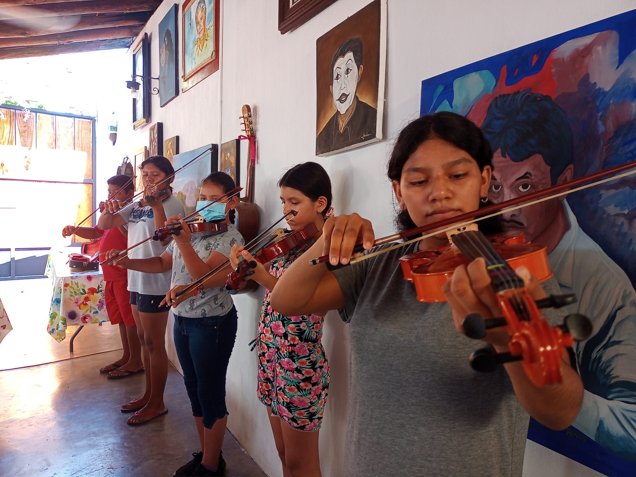 La música como un bálsamo en la vida de niñas y niños de Tierra Caliente
