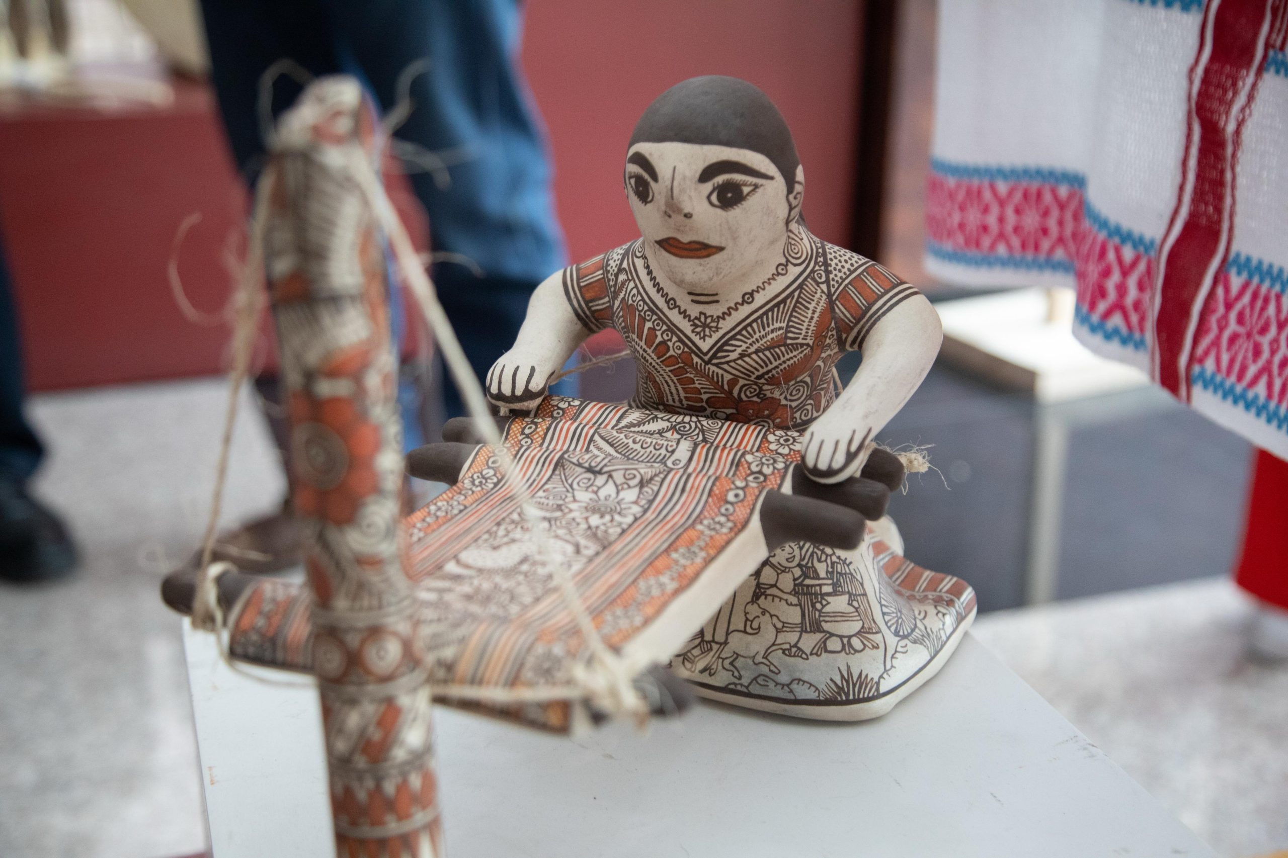 “Lengua no es solo palabra. Lenguajes del arte popular”, la muestra visibiliza la riqueza de sus lenguas a través del arte popular