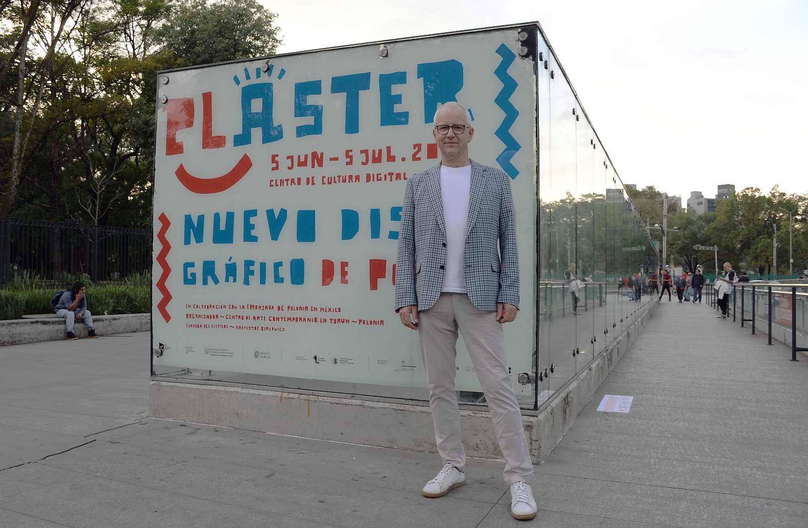 El festival PLASTER se presenta por primera vez a México con cerca de 200 piezas de carteles, ilustraciones, libros y animaciones