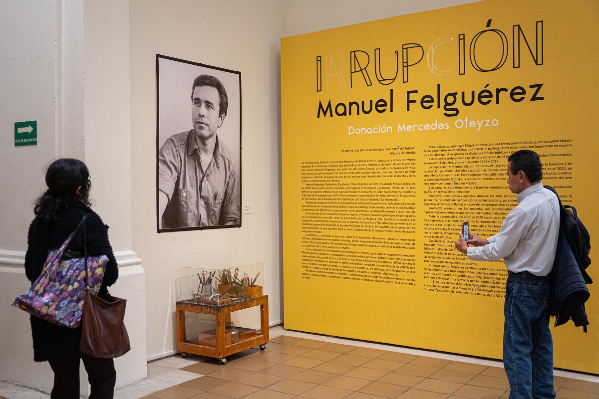 Obsesiones en movimiento. Caudal gráfico de Gilberto Aceves Navarro nació de la donación por parte del hijo del artista, Juan Aceves