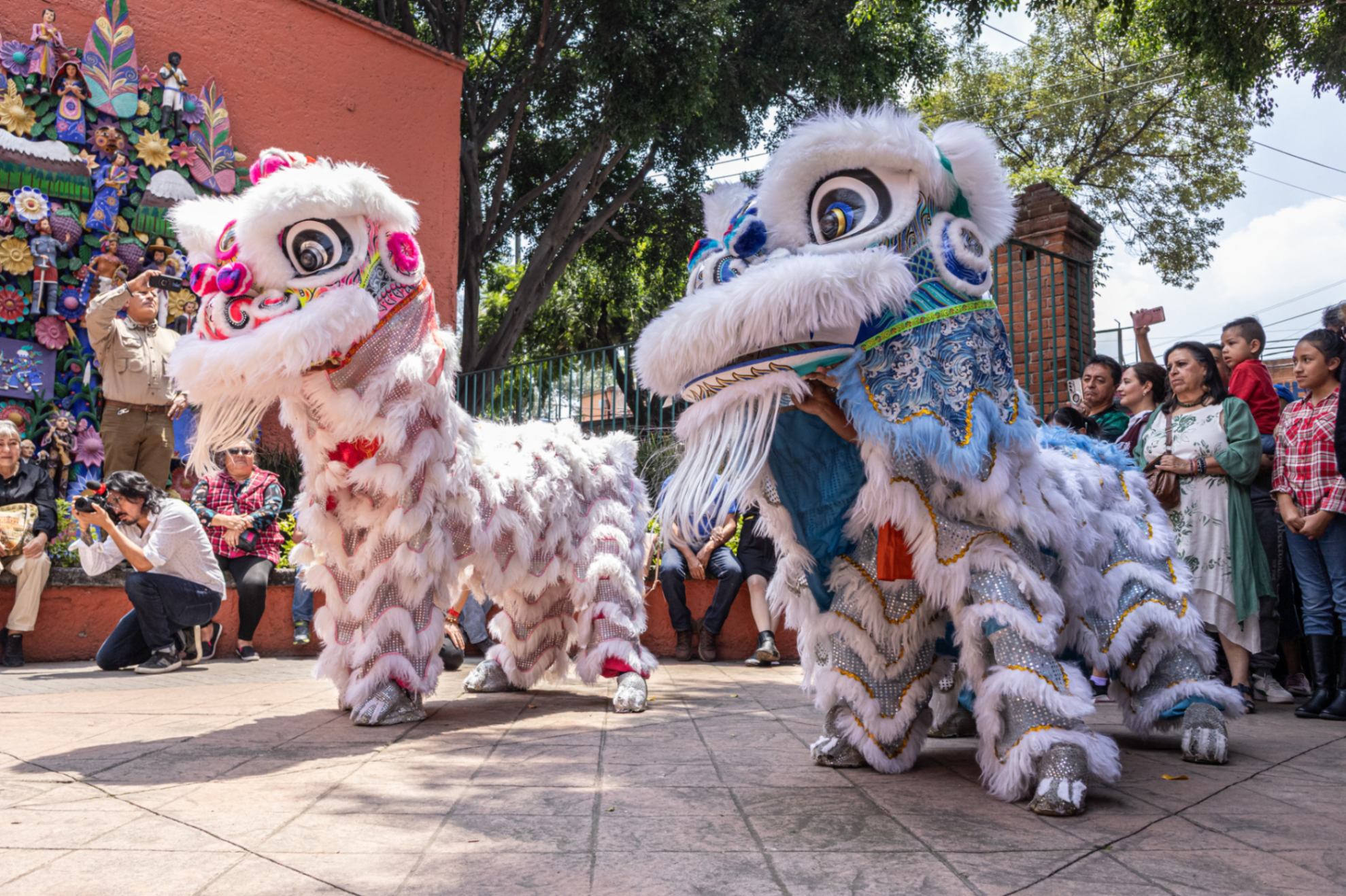 “HUELLA DE LA HISTORIA”, Reúne 150 fotografías que forman parte de acervos familiares de personas chino-descendientes, divididos en cuatro bloques temáticos