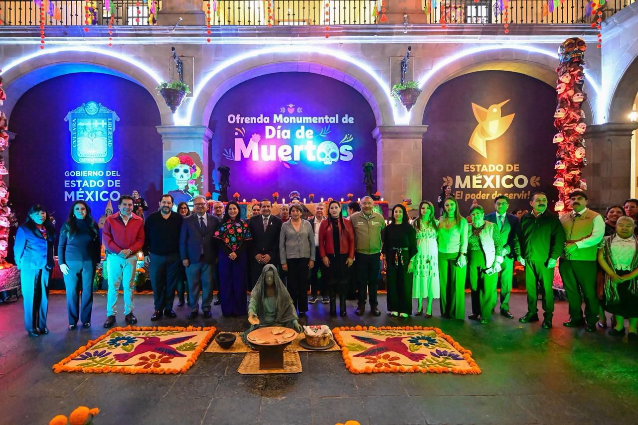 Gran Circuito Cultural y Turístico instalado en la capital mexiquense con la Ofrenda de la celebración del Dia de Muertos
