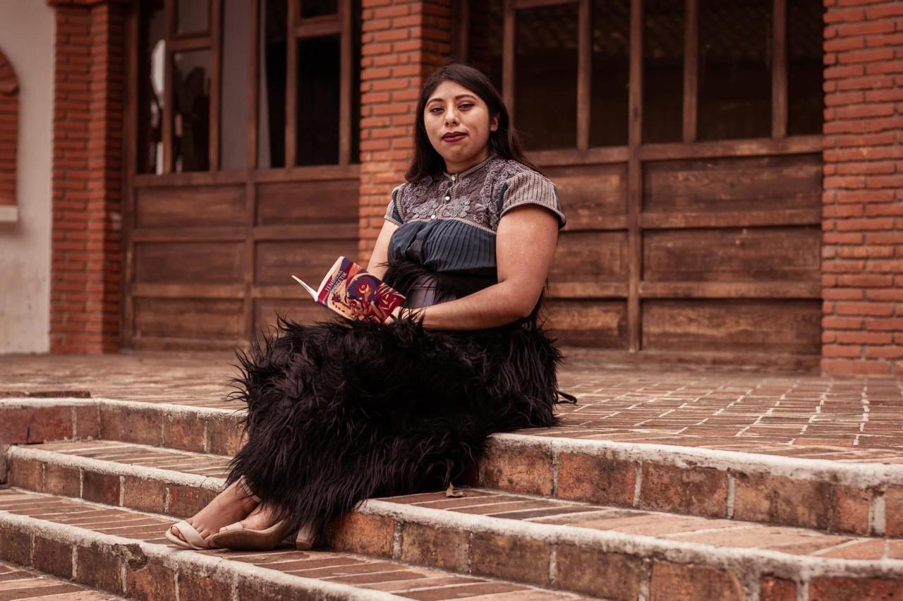 “Oscuro dolor en mí”, la autora explicó en papel, lo que vivió su familia durante la enfermedad