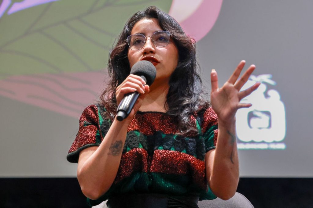 Ana Ts’uyeb, construye una historia desde la voz de tres generaciones de mujeres tsotsiles