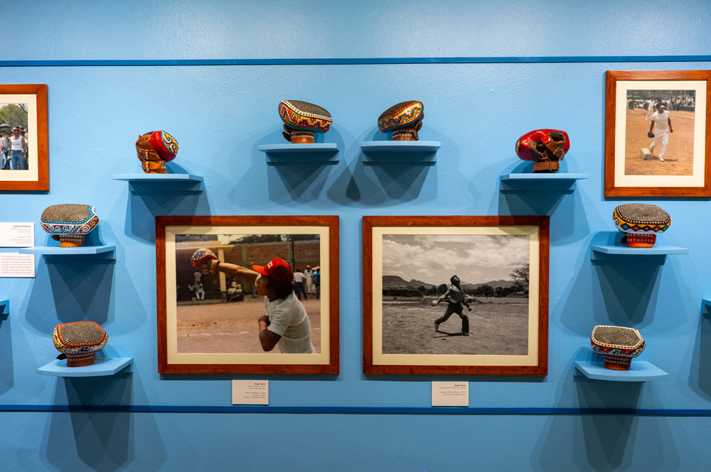 Conoce la exposición “De cuerpos y canchas. Jugar a la pelota en México”