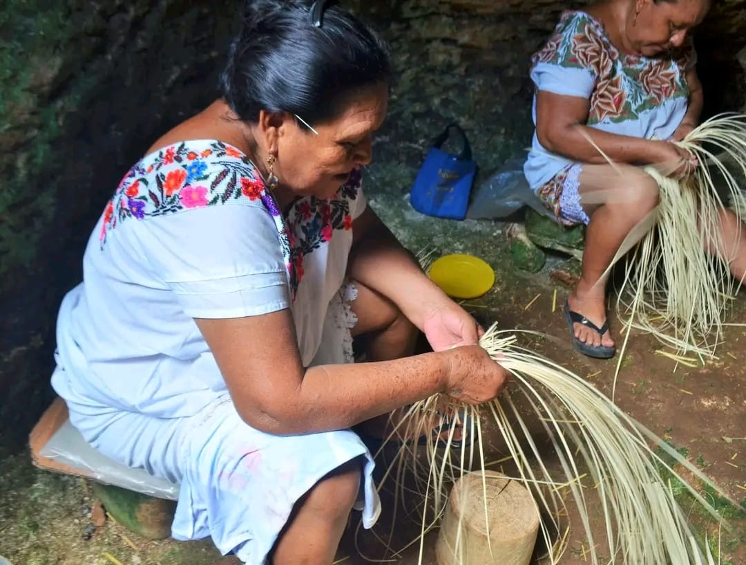 «Kanan xa’an p’ook», las tejedoras comparten sus conocimientos con infancias y juventudes de la comunidad Cuch Holoch